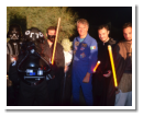 fotografia di Paolo Attivissimo (giornalista, scrittore e conduttore radiofonico), fotografia di Paolo Nespoli (astronauta, ingegnere e militare italiano), fotografia di figuranti di Star Wars in compagnia di Paolo Nespoli 